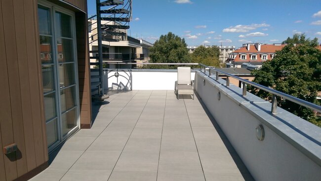 Stelzlager Terrasse unter Renovierung