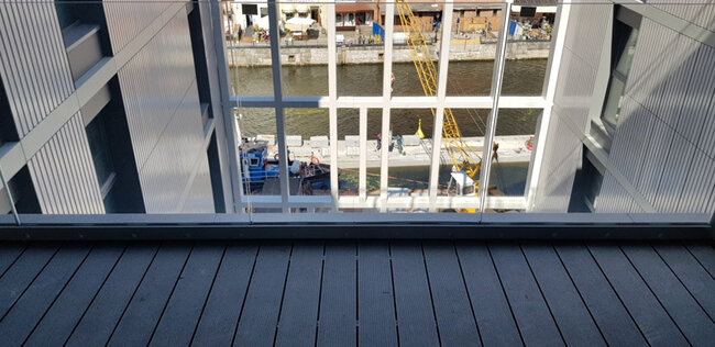 Terrassenkomposit mit Blick fertiggestellt