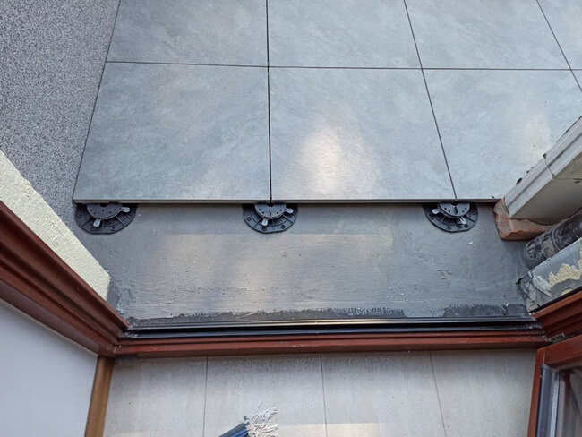 Terrassenplatten auf Stelzlagern